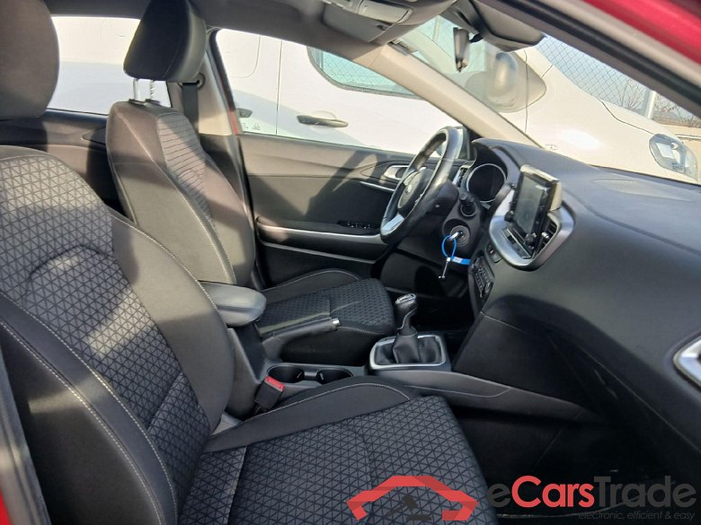 KIA XCeed / 2019 / 5P / todoterreno 1.0 T-GDi Drive 88kW (120CV) #6