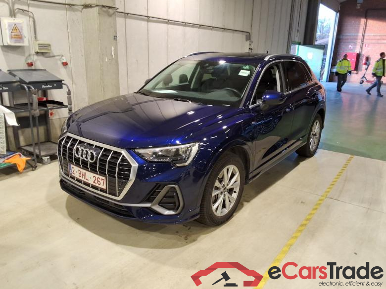 AUDI Q3 1.4 45 TFSI E S TRONIC S LINE