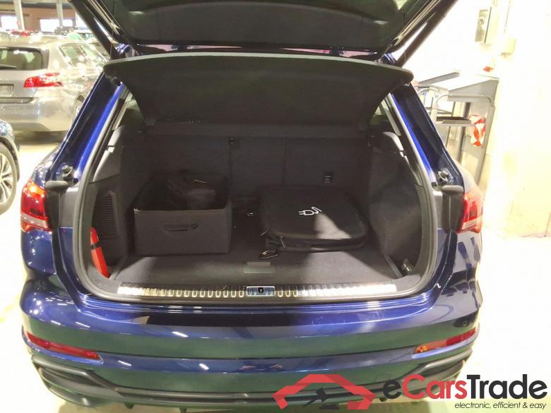 AUDI Q3 1.4 45 TFSI E S TRONIC S LINE #3