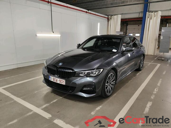 BMW 3 Reeks Berline 3 Reeks Berline 330e (215 kW) (PHEV) 215kW/292pk  4D/P Auto-8
