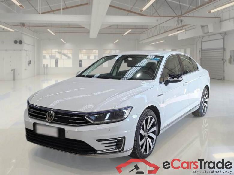 VOLKSWAGEN PASSAT / 2014 / 4P / BERLINA 1.4 TSI DSG GTE #1
