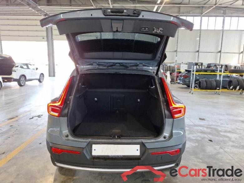 VOLVO XC40 / 2017 / 5P / SUV T4 PLUG-IN HYBRID AUTO RECH INSCRIP EXPR #5