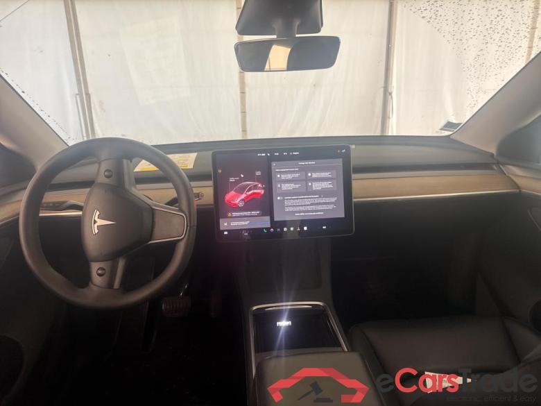 TESLA Model Y / 2021 / 5P / SUV RWD #6
