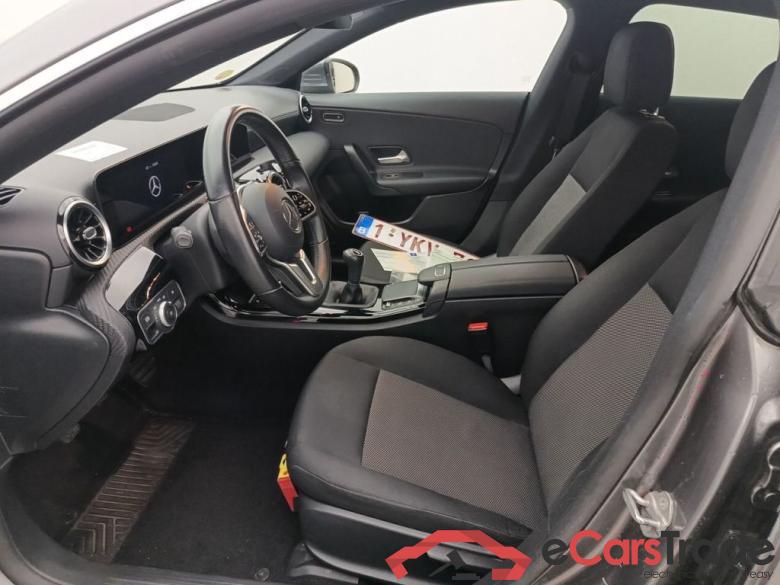 Mercedes-Benz CLA Shooting Brake CLA 180 d Business Solution 5d #3