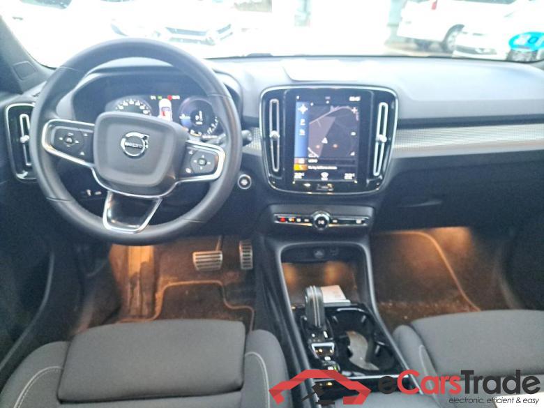 VOLVO XC40 / 2017 / 5P / todoterreno 1.5 T4 Twin Recharge R-Design Auto #3
