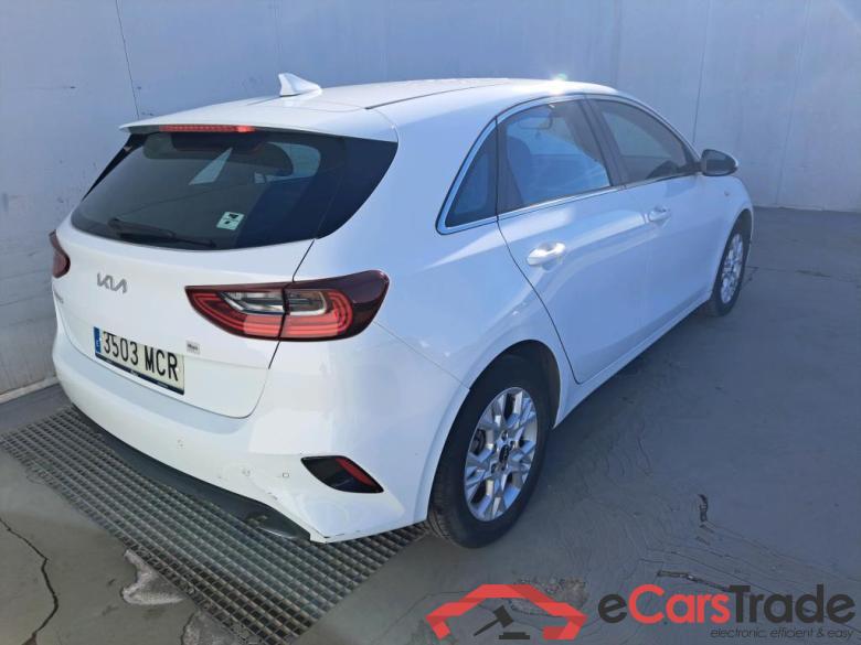 KIA Ceed / 2021 / 5P / berlina con portón 1.0 T-GDi 74kW (100CV) Drive #2