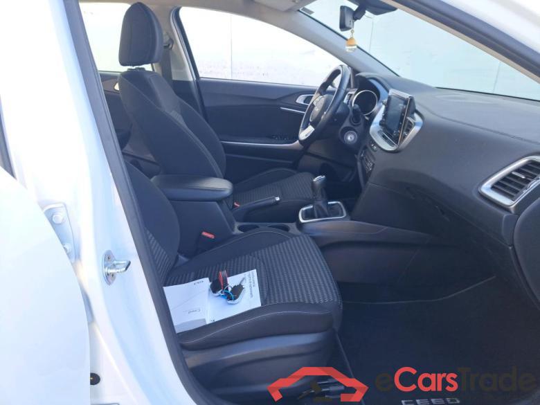 KIA Ceed / 2021 / 5P / berlina con portón 1.0 T-GDi 74kW (100CV) Drive #6