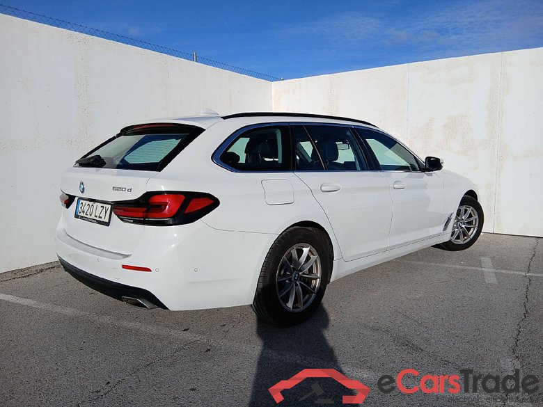 BMW Serie 5 / 2020 / 5P / familiar 520dA Touring #2