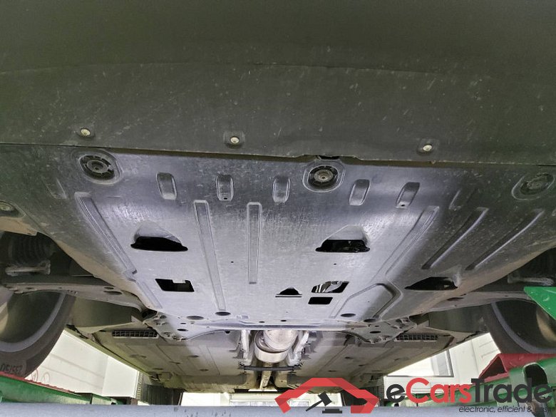 Volvo XC40 (2017->) DE - SUV5 B4 2WD EU6d, Plus Dark (EURO 6d), (Facelift) 2022 - 2024 #5