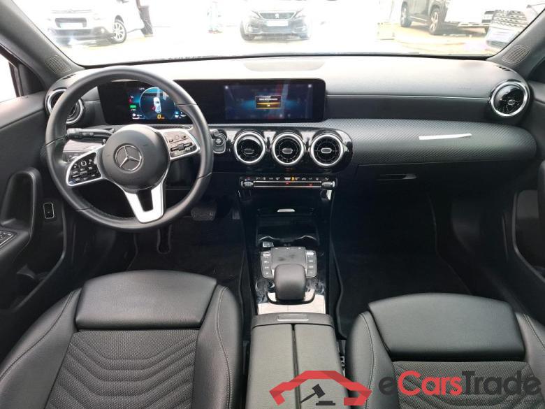 MERCEDES BENZ Classe A Compact  2018 5P  Berline A 250 e Business Line 8GDCT #5