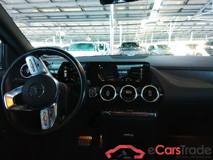 Mercedes GLA 200d AMG Aut. LED-Xenon Widescreen Navi 1/2 Sport-Leather-Alcantara KeylessGo Camera Klima PDC ... #5