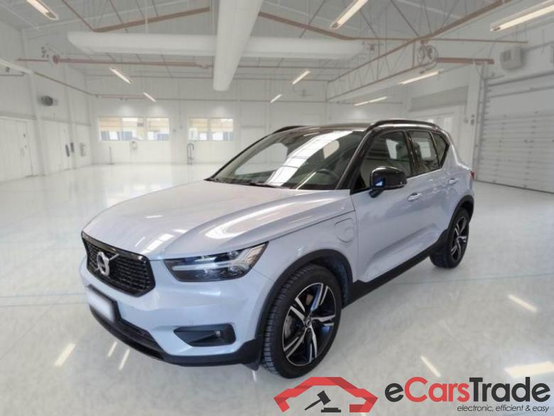 VOLVO XC40 / 2017 / 5P / SUV T4 PLUG-IN HYBRID AUTO RECHARGE R-DESIGN #1