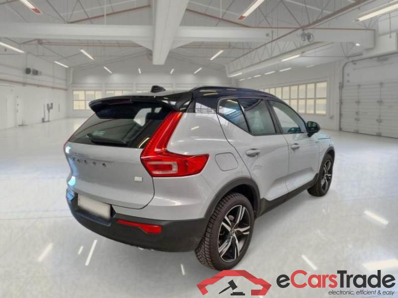 VOLVO XC40 / 2017 / 5P / SUV T4 PLUG-IN HYBRID AUTO RECHARGE R-DESIGN #2
