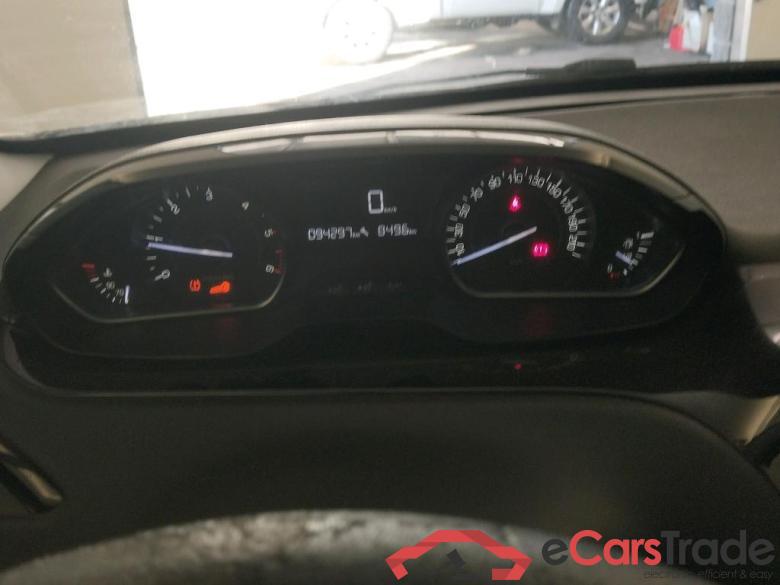 PEUGEOT 208 / 2015 / 5P / berlina con portón 5P ACTIVE BlueHDi 73kW (100CV) #4