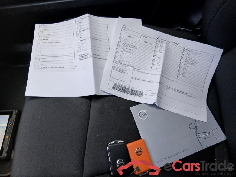 VOLVO XC40 / 2017 / 5P / todoterreno 1.5 T4 Twin Recharge R-Design Exp Auto #5