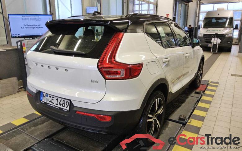 Volvo XC40 (2017->) DE - SUV5 B4 2WD EU6d, R-Design (EURO 6d), 2020 - 2022 #3
