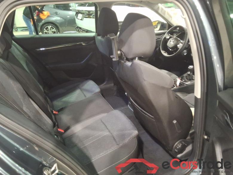 SKODA OCTAVIA COMBI 2.0 CRTDI 85KW CLEVER+ #5