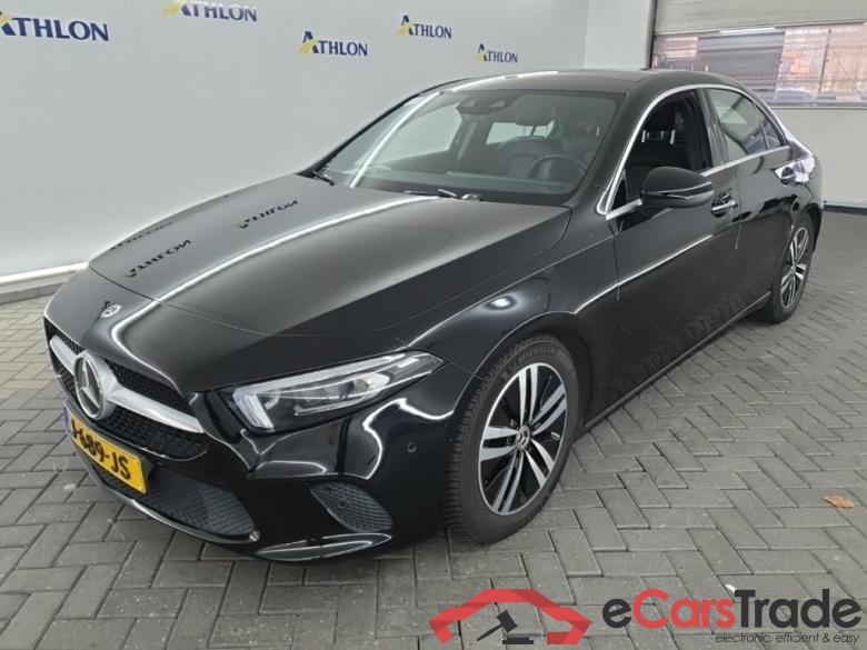 MERCEDES-BENZ A-Klasse Limousine A 180 d 7G-DCT Business Solution Luxury 4D 85kW