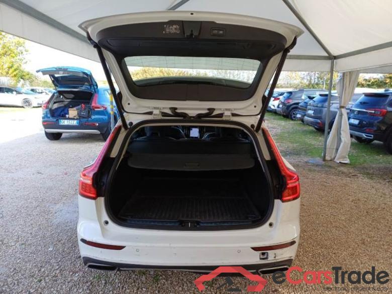 VOLVO V60 / 2019 / 5P / STATION WAGON T6 PLUG-IN AWD AUTOM.INSCR.EXPR. #5