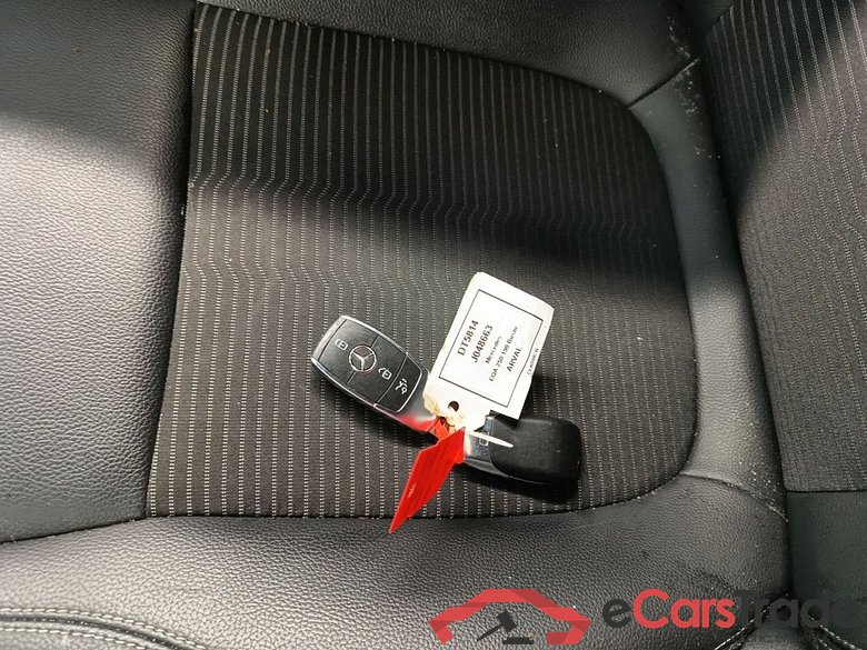 MERCEDES EQA (H293) 66.5 kWh EQA 250 Business Line 5d #4