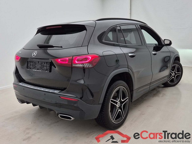 MERCEDES-BENZ GLA 250E AMG LINE DCT #2