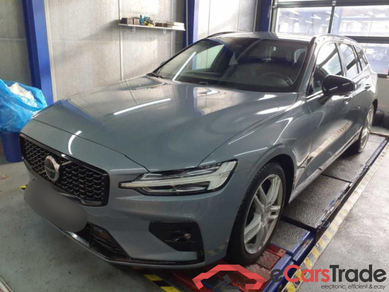 Volvo V60 Kombi (2018->) DE - Kb5 B5 (Benzin) AWD EU6d, Plus Dark Mild-Hybrid AWD (EURO 6d), 2021 - 2022