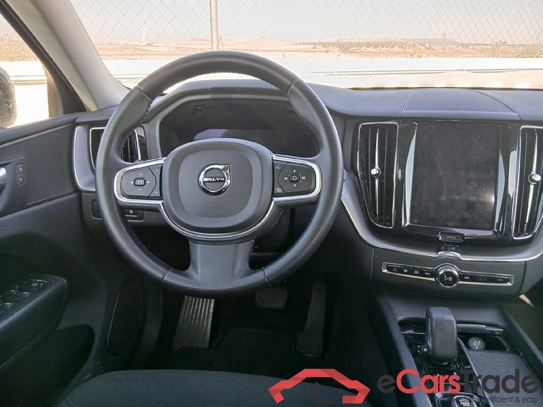VOLVO XC60 / 2017 / 5P / todoterreno 2.0 T6 AWD Recharge Inscription Exp Auto #3
