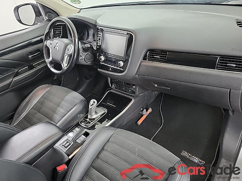 MITSUBISHI Outlander PHEV Intense 5D 165kW #6