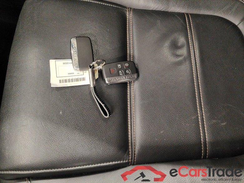 JAGUAR F-PACE DIESEL 2.0 D 180 AWD Prestige (EU6.2) 5d Automatic #4