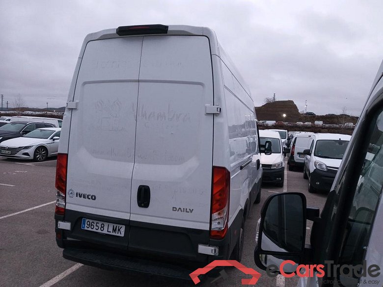 IVECO Daily / 2019 / 4P / furgón 2.3 TD 35S 12 V 3520L/H3 13,4 M3 #2
