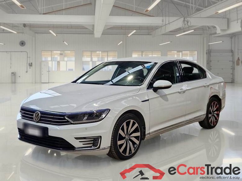 VOLKSWAGEN PASSAT / 2014 / 4P / BERLINA 1.4 TSI DSG GTE #1