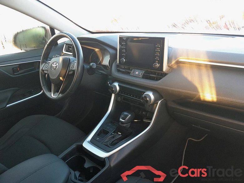 TOYOTA Rav4 / 2018 / 5P / todoterreno 2.5l 220H Business #3