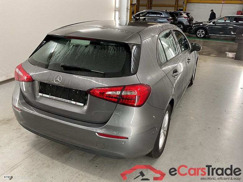 MERCEDES-BENZ CLASSE A (W177) A 160 #4