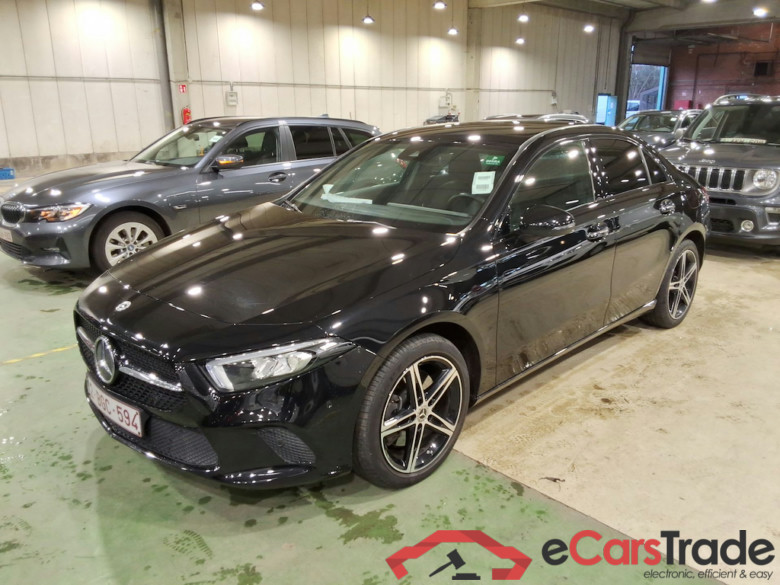 MERCEDES-BENZ A-CLASS LIMOUSINE 1.3 A 250 E DCT #1