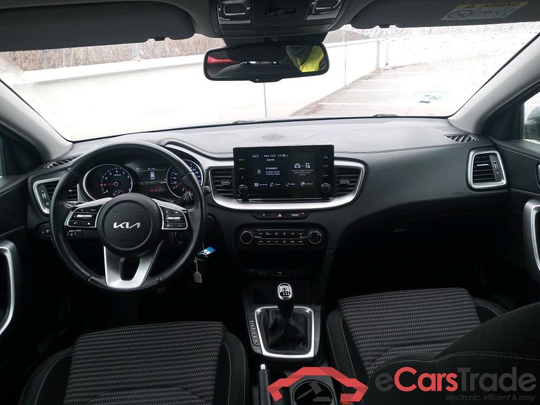 KIA Ceed / 2021 / 5P / berlina con portón 1.0 T-GDi 88kW (120CV) Drive #3