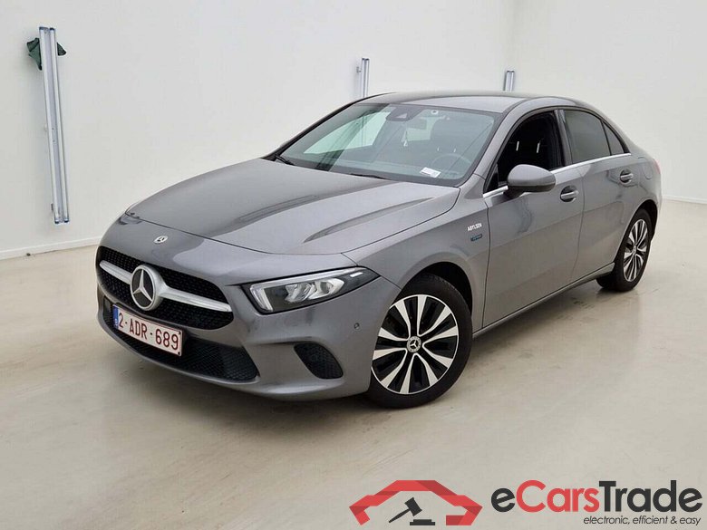 MERCEDES-BENZ A-KLASSE SEDAN 250E BUSINESS SOL. AUT #1