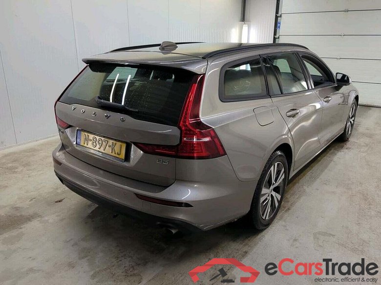 VOLVO V60 2.0 B3 Mom. Adv. #2