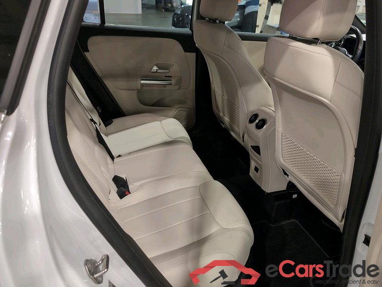 MERCEDES-BENZ GLA - Klasse 1.3 GLA 180 DCT BUSINESS SOLUTION #6