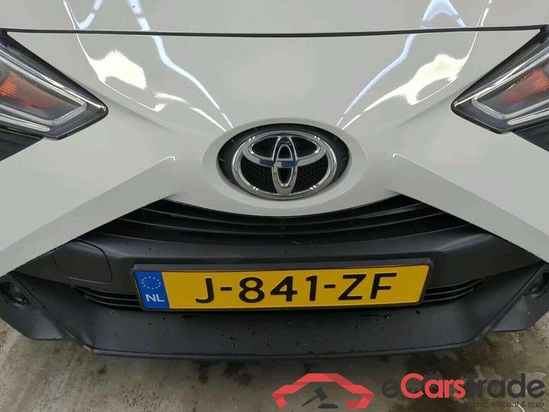TOYOTA Aygo 1.0 VVT-i x-fun #4