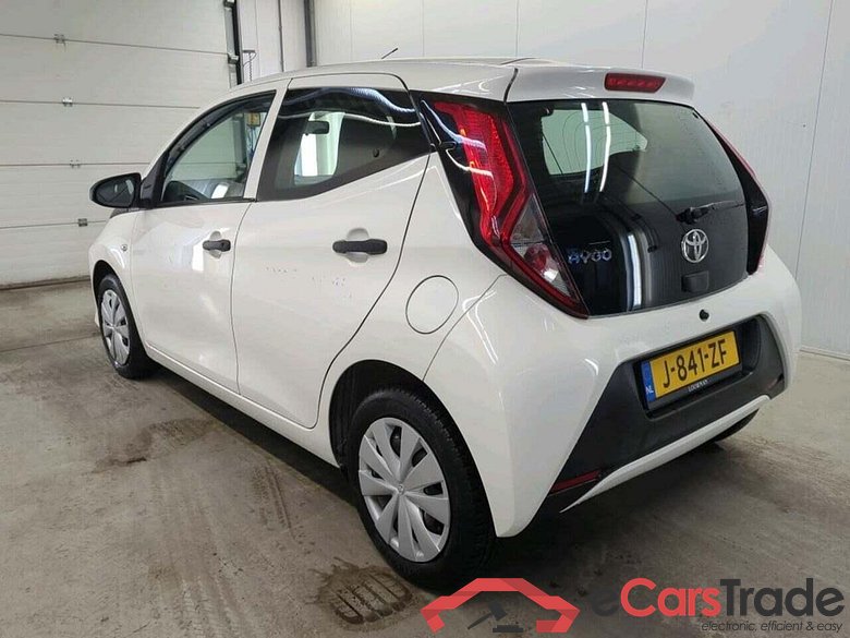 TOYOTA Aygo 1.0 VVT-i x-fun #6