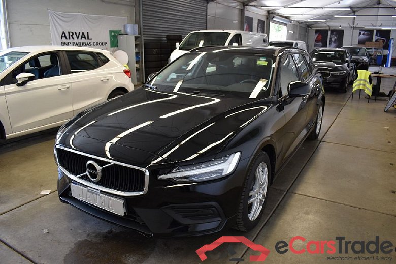 V60 Kombi Momentum 2.0 b5 120KW AT8 E6d #1