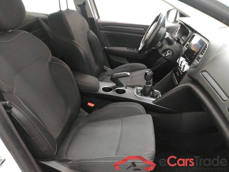 Megane IV Berline 5pt. Société Air Nav 1.5 dCi 90CV BVM6 E6 #6