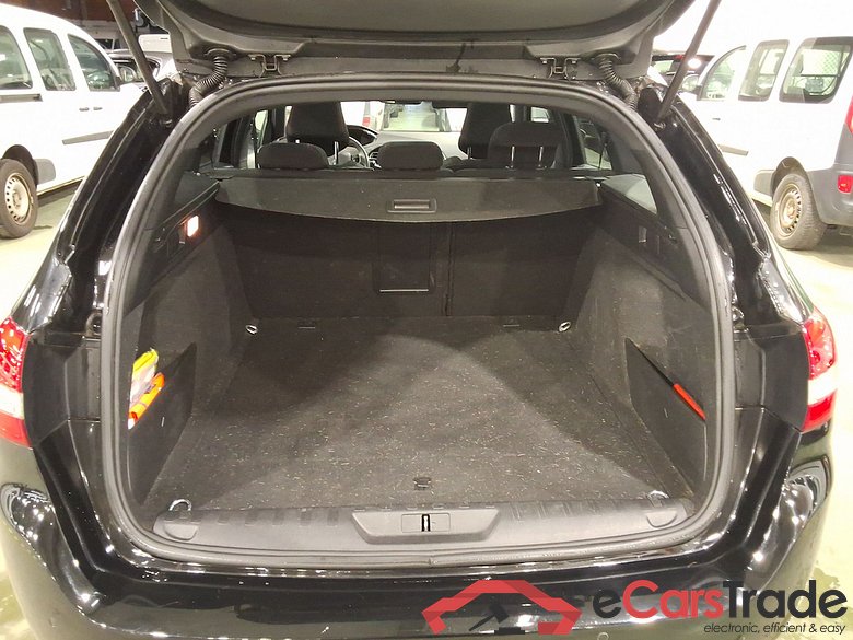 PEUGEOT 308 SW 1.2 PURETECH 96KW S-S GT #3