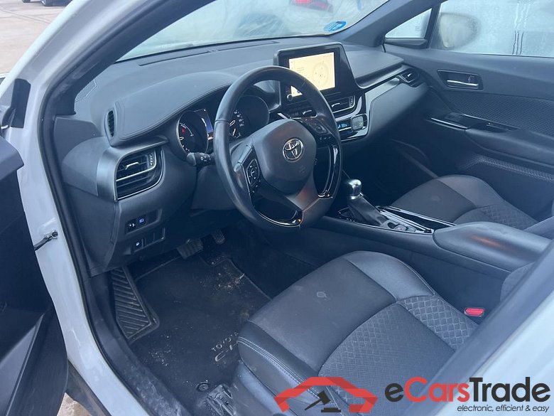 TOYOTA C-HR / 2019 / 5P / todoterreno 2.0 180H Advance #3