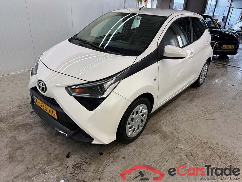TOYOTA Aygo 1.0 VVT-i x-play #1