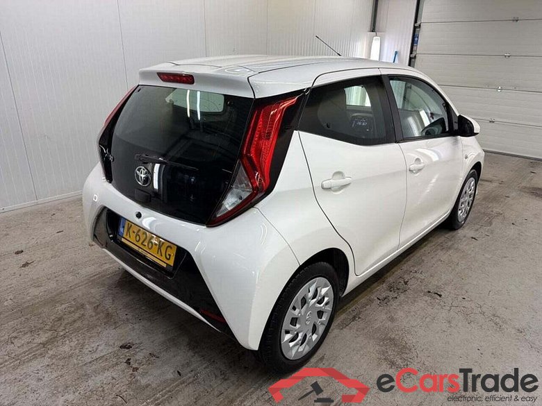 TOYOTA Aygo 1.0 VVT-i x-play #2