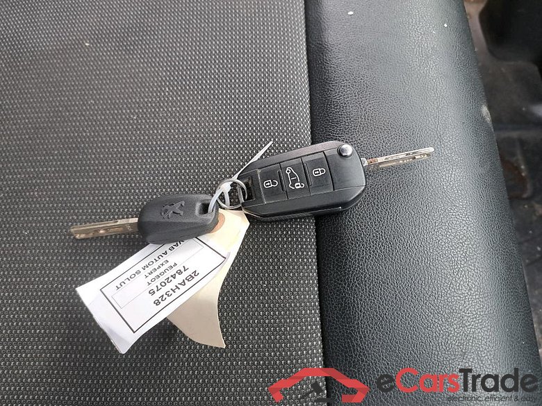 PEUGEOT - PEU EXPERT BlueHDi 120PK Long Asphalt L3              ***   TOTAL LOSS   ***           With Connect Nav & Towing Hook #4
