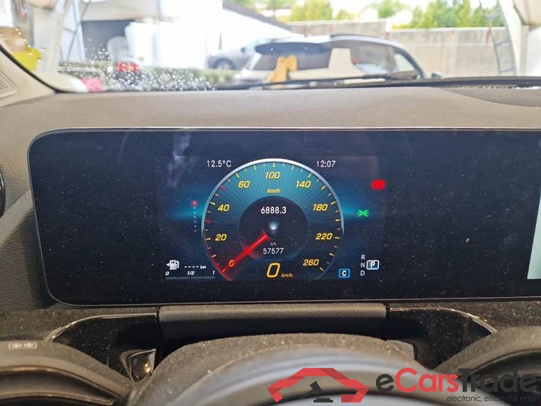 MERCEDES-BENZ GLA / 2020 / 5P / CROSSOVER GLA 180 D AUTOMATIC BUSINESS EXTRA #4