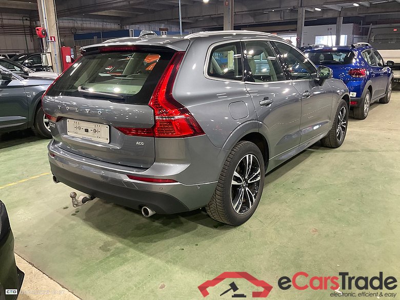 VOLVO XC60 DIESEL - 2017 2.0 D3 Momentum AdBlue (EU6d-TEMP) STOCK #4