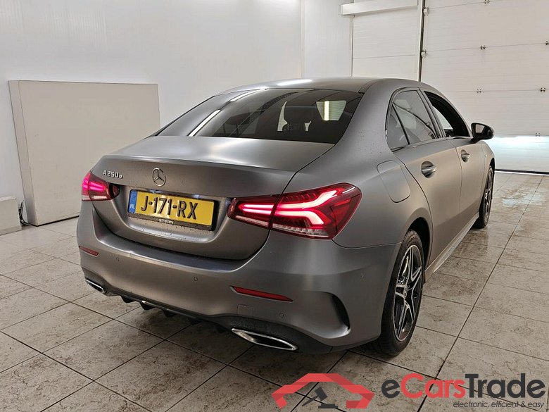 Mercedes-Benz A-Klasse Limousine A 250 e 8G-DCT Business Sol AMG Limited 4d #2